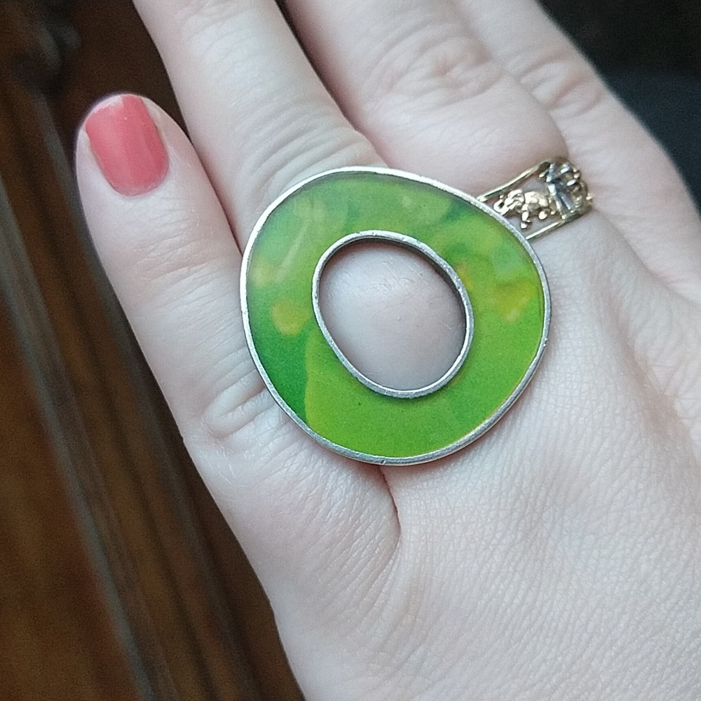 Groovy green ring sterling silver 60s hippy vibes